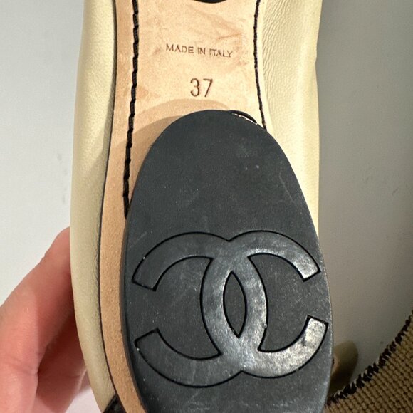 Chanel Lambskin Spirit Flats w/ Elastic & Black Cap Toe Size 7 - Picture 10 of 10